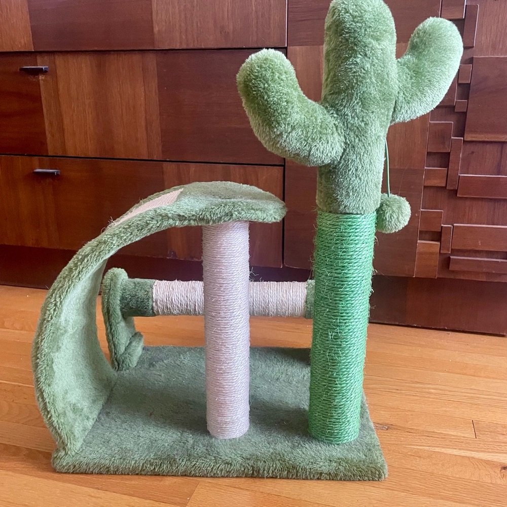 Green Cactus Cat Scratching Post